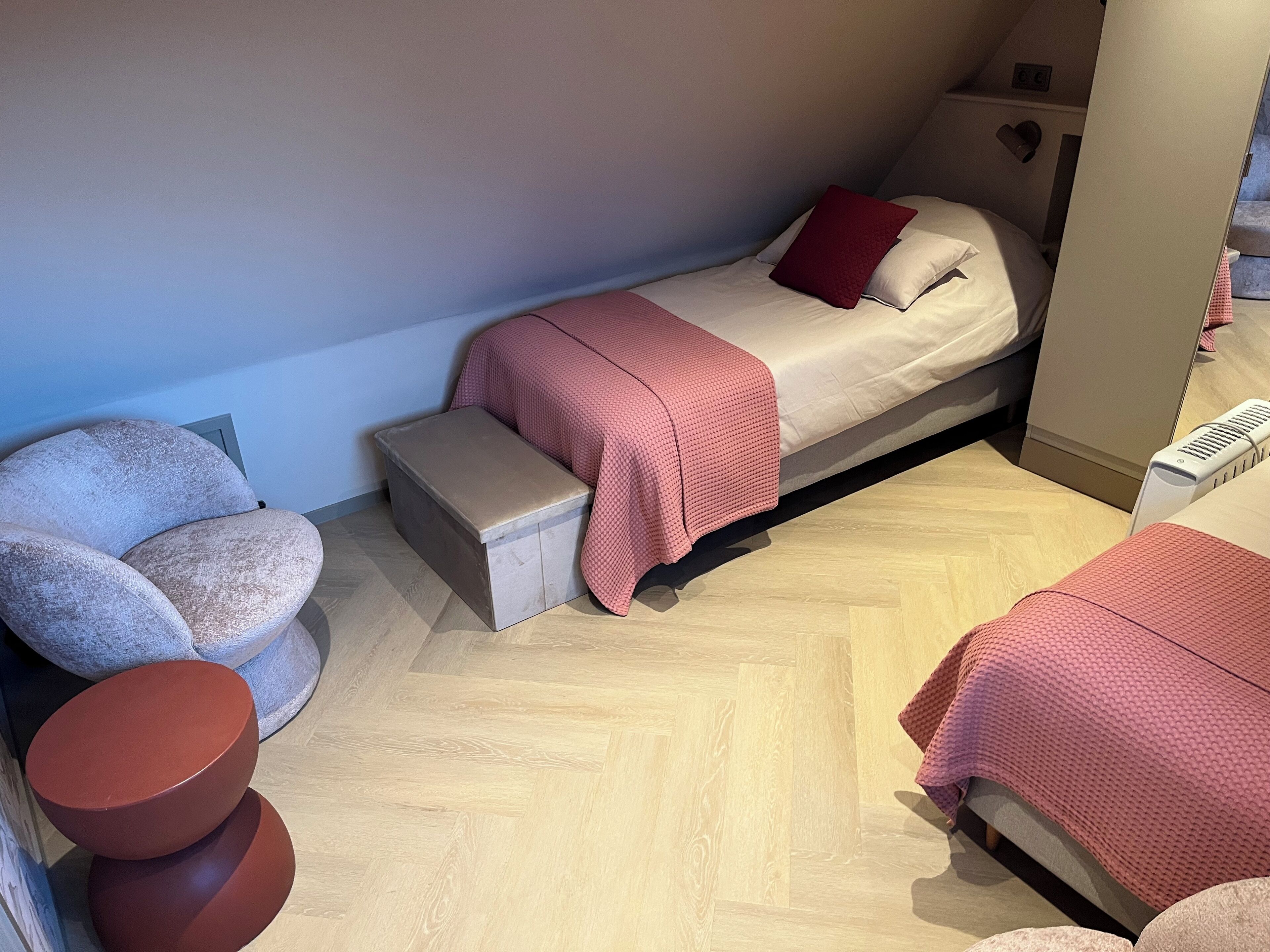 2 quartos, ferros/tábuas de passar roupa, Wi-Fi, roupa de cama