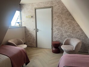 2 chambres, fer et planche à repasser, Wi-Fi, draps fournis