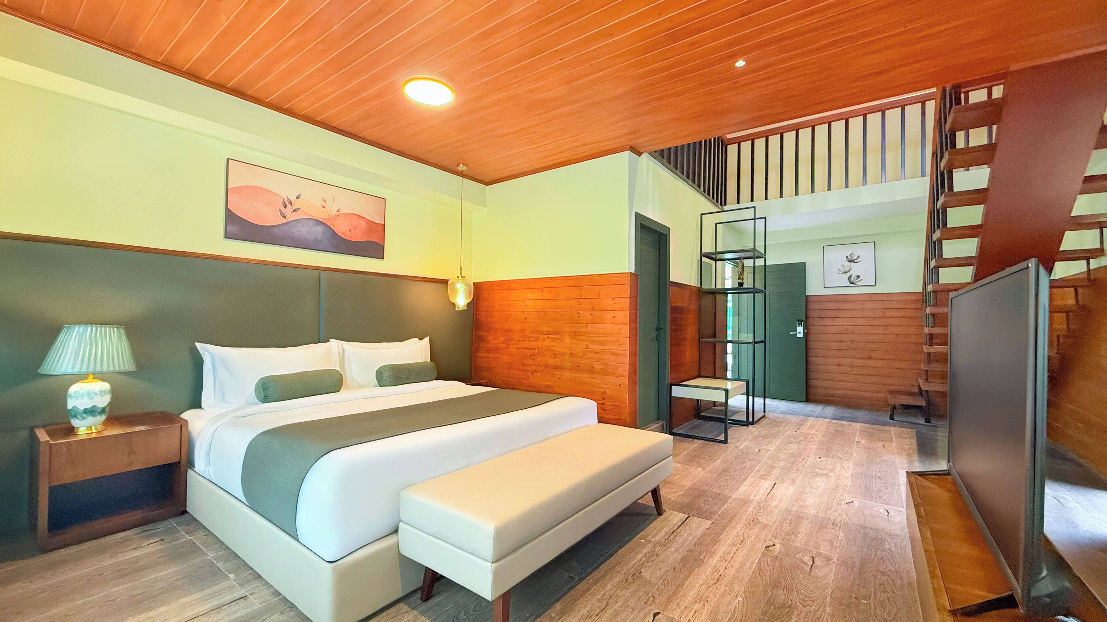 Classic Duplex, Balcony, Valley View | Laptop workspace, free WiFi