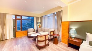 Luxury Room, Balcony, Valley View | Living area - Udaan Yalley Resort & Spa Gangtok (Gangtok)