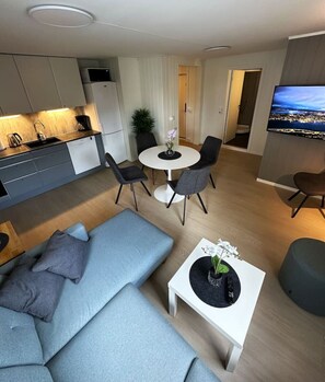 TV - Moderne sentral leilighet med 3 soverom - Saltus (Tromsø)