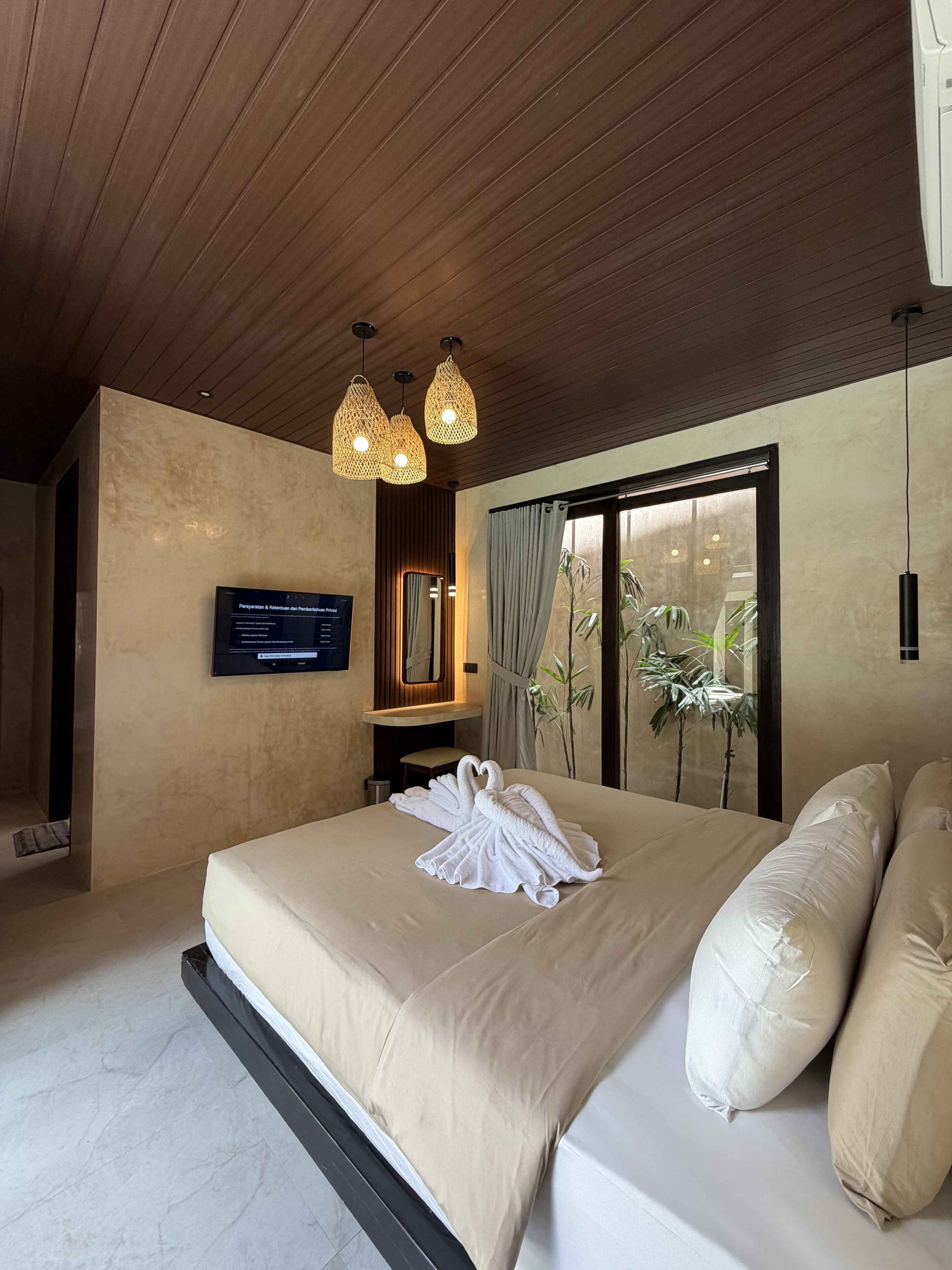 In-room safe, desk, iron/ironing board, free WiFi