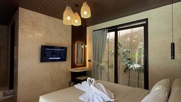 In-room safe, desk, iron/ironing board, free WiFi