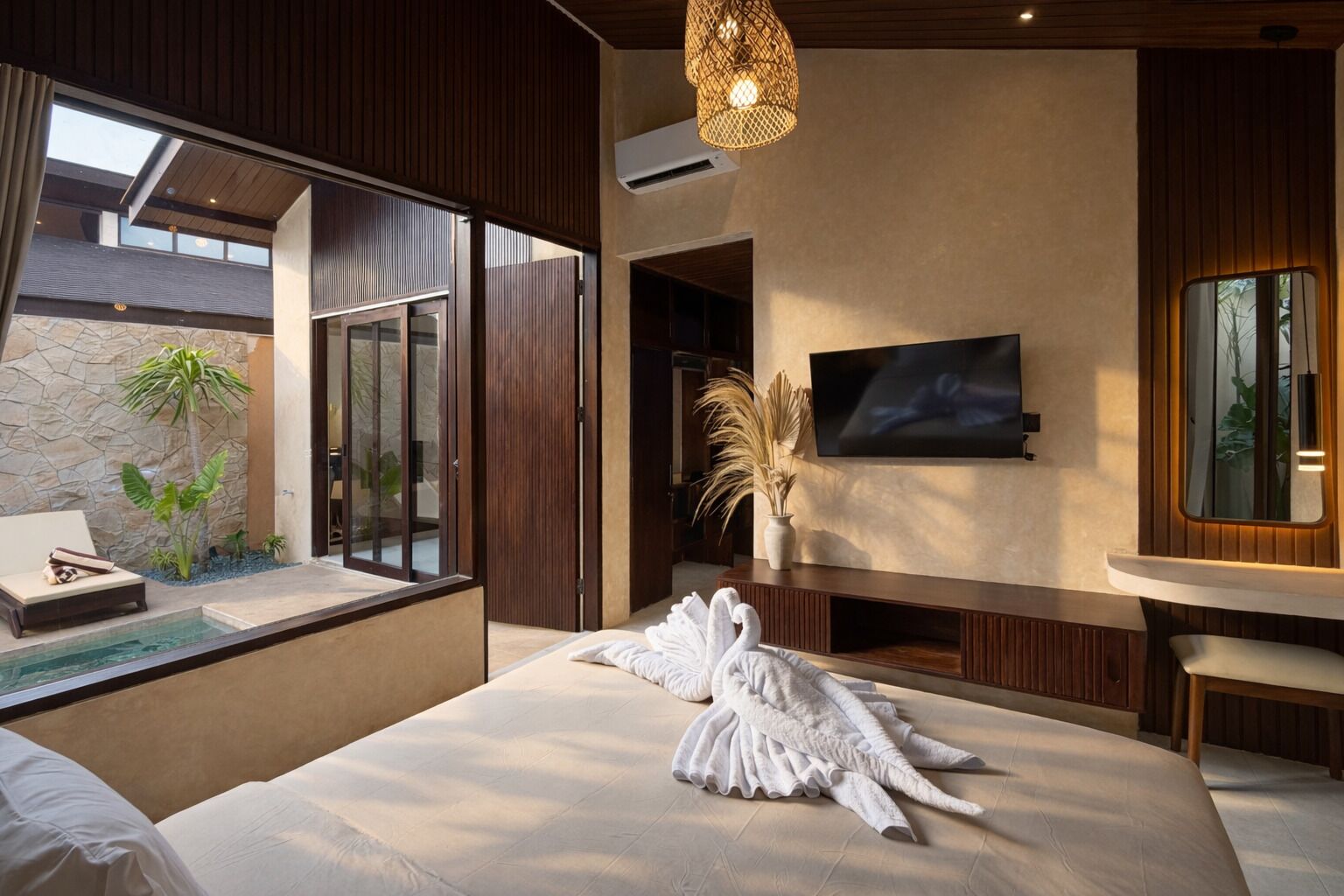 Huvila, 2 makuuhuonetta, yksityinen uima-allas | Tallelokero huoneessa, työpöytä, silitysrauta/-lauta, ilmainen Wi-Fi