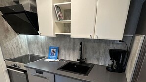 Coffee/tea maker, fridge, microwave, oven - Sentral leilighet med 3 soverom og kjøkken - Mare (Tromsø)