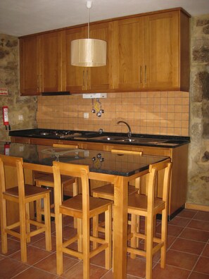 Private kitchen - Fabulous 2-bedroom House in a Portuguese traditional mountain village (Castro Daire)