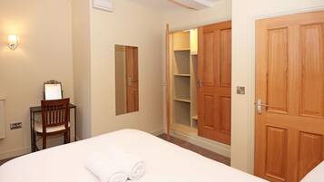 Leilighet – business | Individuelt innredet, lydisolert og strykejern/-brett