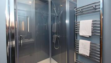 Free toiletries, towels, toilet paper