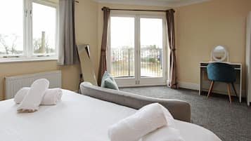 Executive Apartment | Individually furnished, soundproofing, iron/ironing board