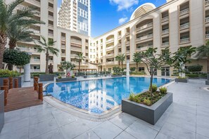 Pool - Free housekeeping visits during your stay - StayShort - Stylish 1-Bedroom Retreat in JVC that Sleeps 2 (JVC)