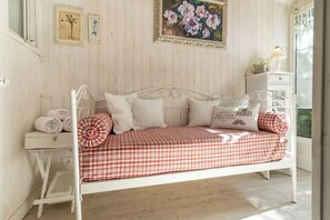 1 bedroom, iron/ironing board, WiFi, bed sheets - Charming cottage behind the Cinque Terre, surrounded by Ligurian Nature (Sasseta)