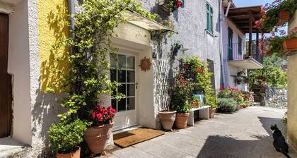 Charming cottage behind the Cinque Terre, surrounded by Ligurian Nature