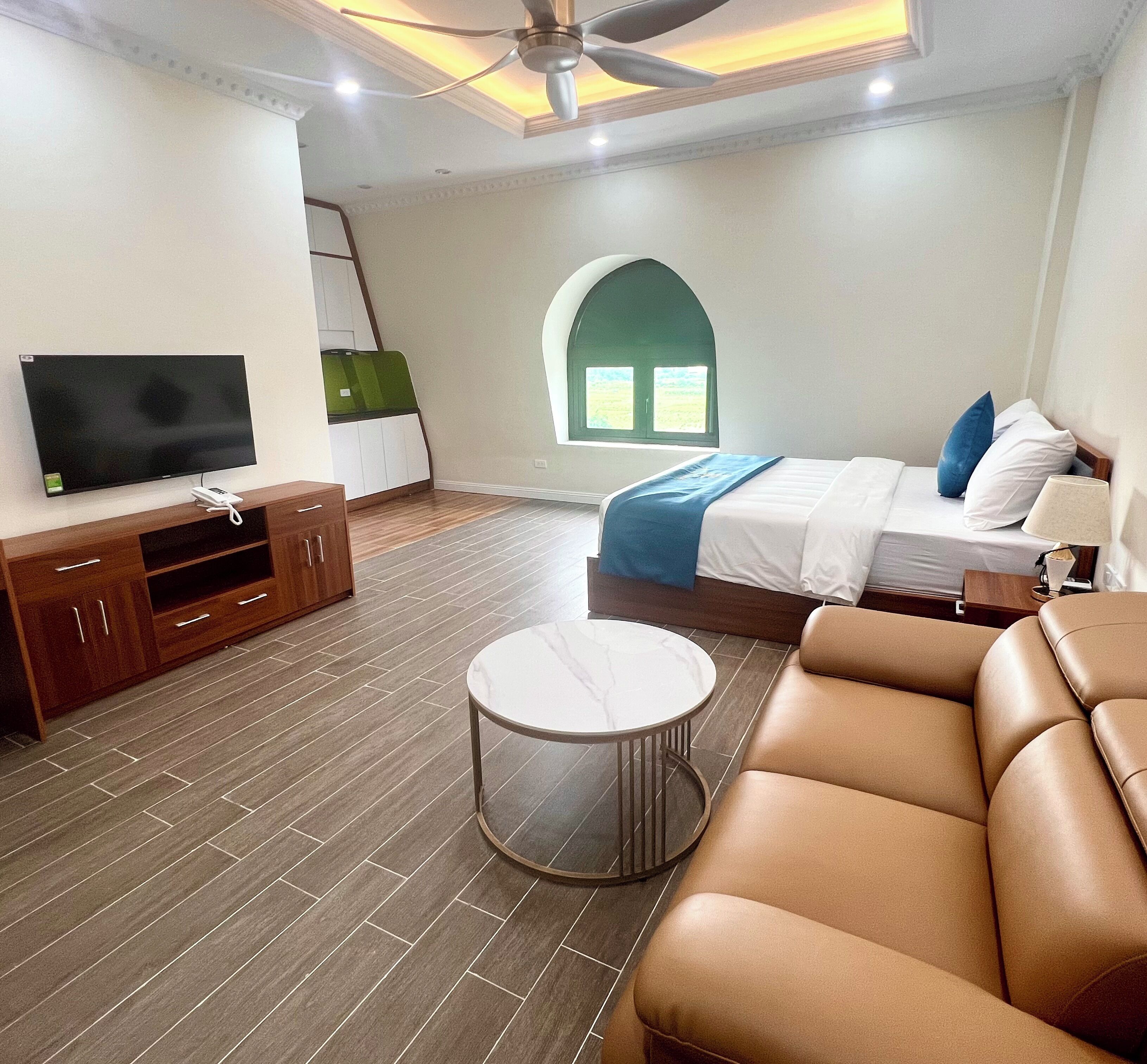 In-room safe, desk, laptop workspace, blackout curtains