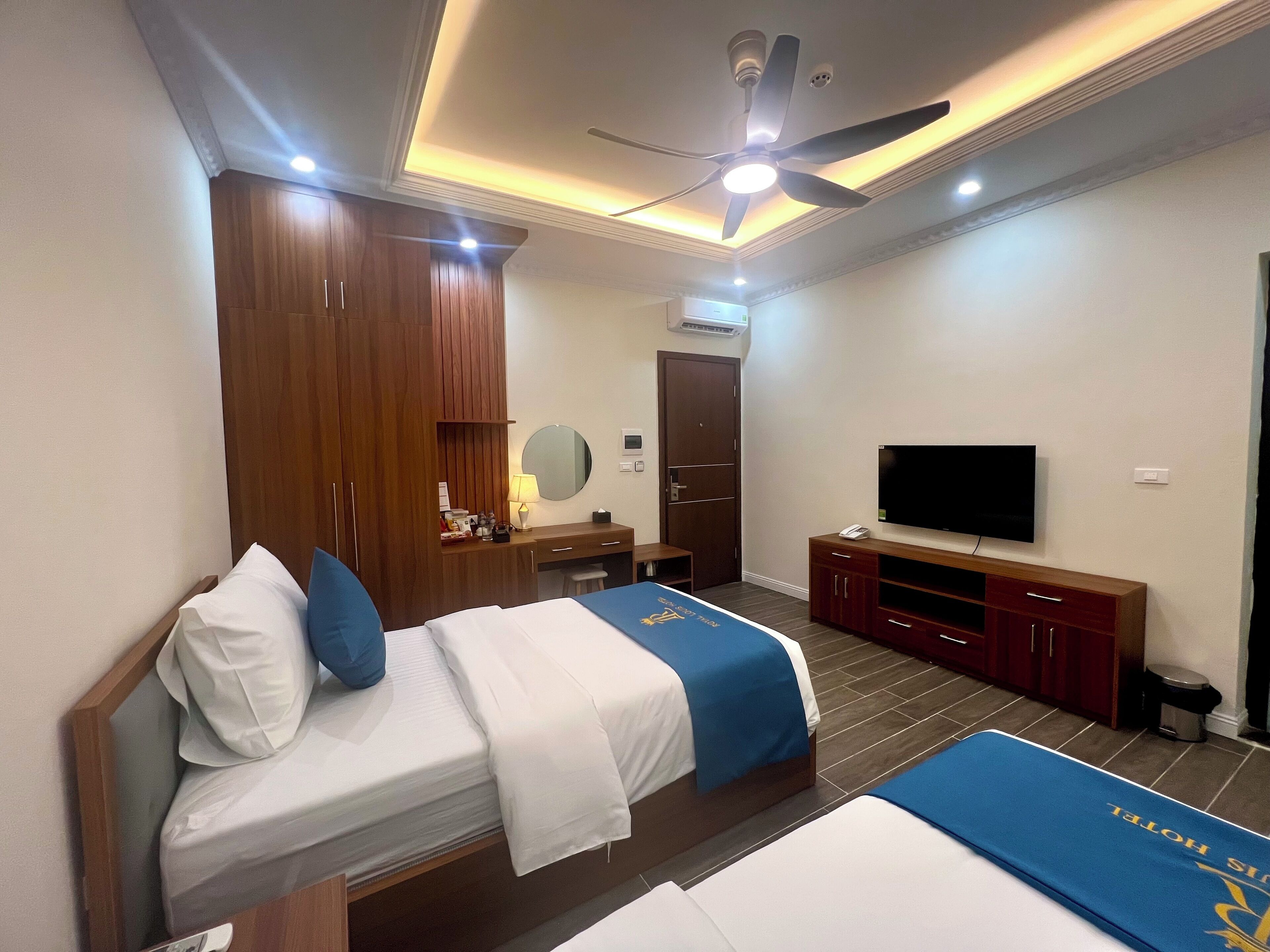 In-room safe, laptop workspace, blackout curtains, free WiFi