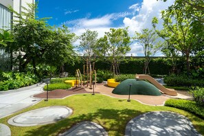 子供用の遊び場 - 屋外
