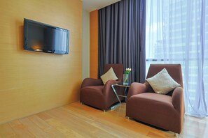 Deluxe Room | Iron/ironing board, free WiFi - Empire Suites Subang by Mana Mana (Subang Jaya)
