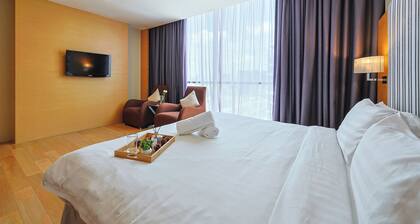 Empire Suites Subang by Mana Mana