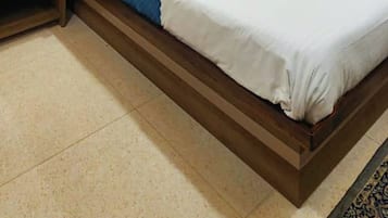 Dobbeltrom – deluxe, aircondition | Allergitestet sengetøy, skrivebord, lydisolert og wi-fi (inkludert)