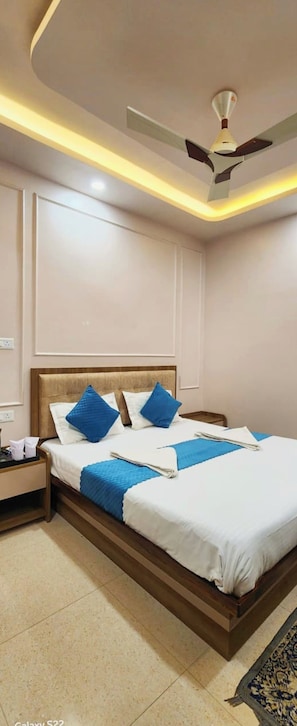 ห้องดีลักซ์ดับเบิล, เครื่องปรับอากาศ | เครื่องนอนป้องกันสารก่อภูมิแพ้, โต๊ะทำงาน, ห้องเก็บเสียง, Wi-Fi ฟรี