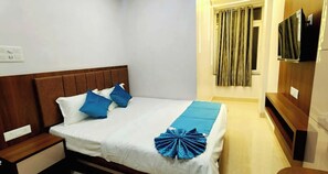 Chambre Deluxe double, climatisation | Literie hypoallergénique, bureau, système d’insonorisation