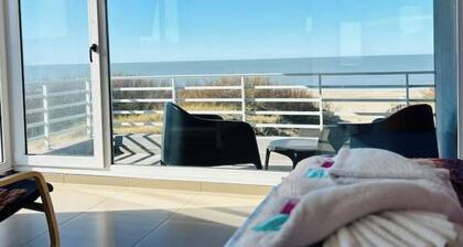 Large House in front of the sea Azul