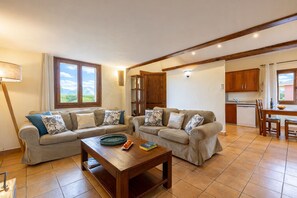 تلفزيون ذكي، مدفأة، تنس طاولة