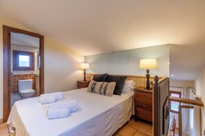 Room - El Cel, cozy villa with pool and mountain views 5 min from the beach! (POLLENSA)