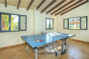 Game room - El Cel, cozy villa with pool and mountain views 5 min from the beach! (POLLENSA)