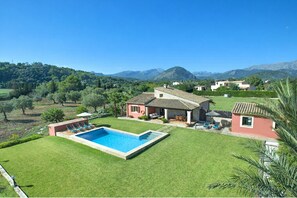Outdoor pool - El Cel, cozy villa with pool and mountain views 5 min from the beach! (POLLENSA)