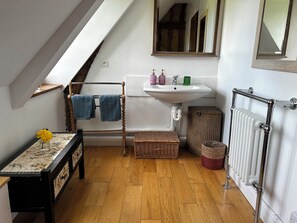 Bathroom - Our 17th century Barn converted into a relaxed, bohemian home. (Honfleur)