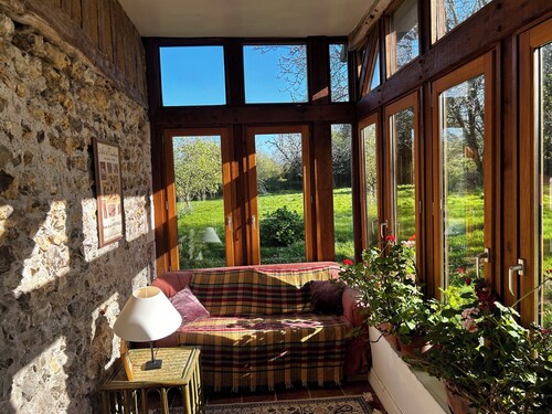 17th c Barn converted into a bohemian country home. Children and pets welcome