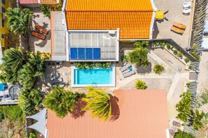 Exterior - Welcome to Kas Blou, your breezy, blue-accented island escape at Barefoot Apartments in Kralendijk, Bonaire.<br>This cozy one-bedroom studio offers authentic Caribbean charm, great value, and a peaceful location just a short walk from everything. (Kralendijk)