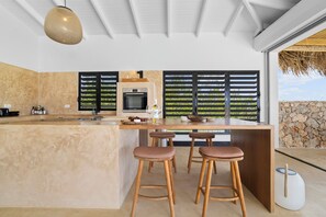 Fridge, oven, stovetop, dishwasher - Kas Barbulètè - Luxury and modern villa for 2-6 persons. (Kralendijk)