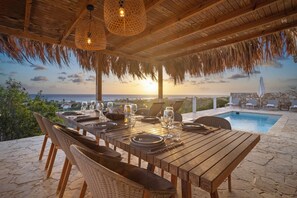 Outdoor dining - Kas Barbulètè - Luxury and modern villa for 2-6 persons. (Kralendijk)