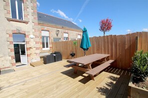 Outdoor dining - Le Logis de Kelly (8 people) (Lys-Haut-Layon)