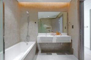 Bathroom - District One Residences - MBR  (Dubai)