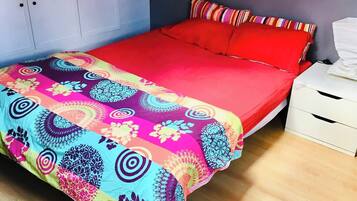 3 slaapkamers, een strijkplank/strijkijzer, wifi, beddengoed