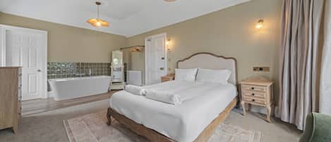 Deluxe Double Room, Sea View (Mull) | Hypo-allergenic bedding, travel crib