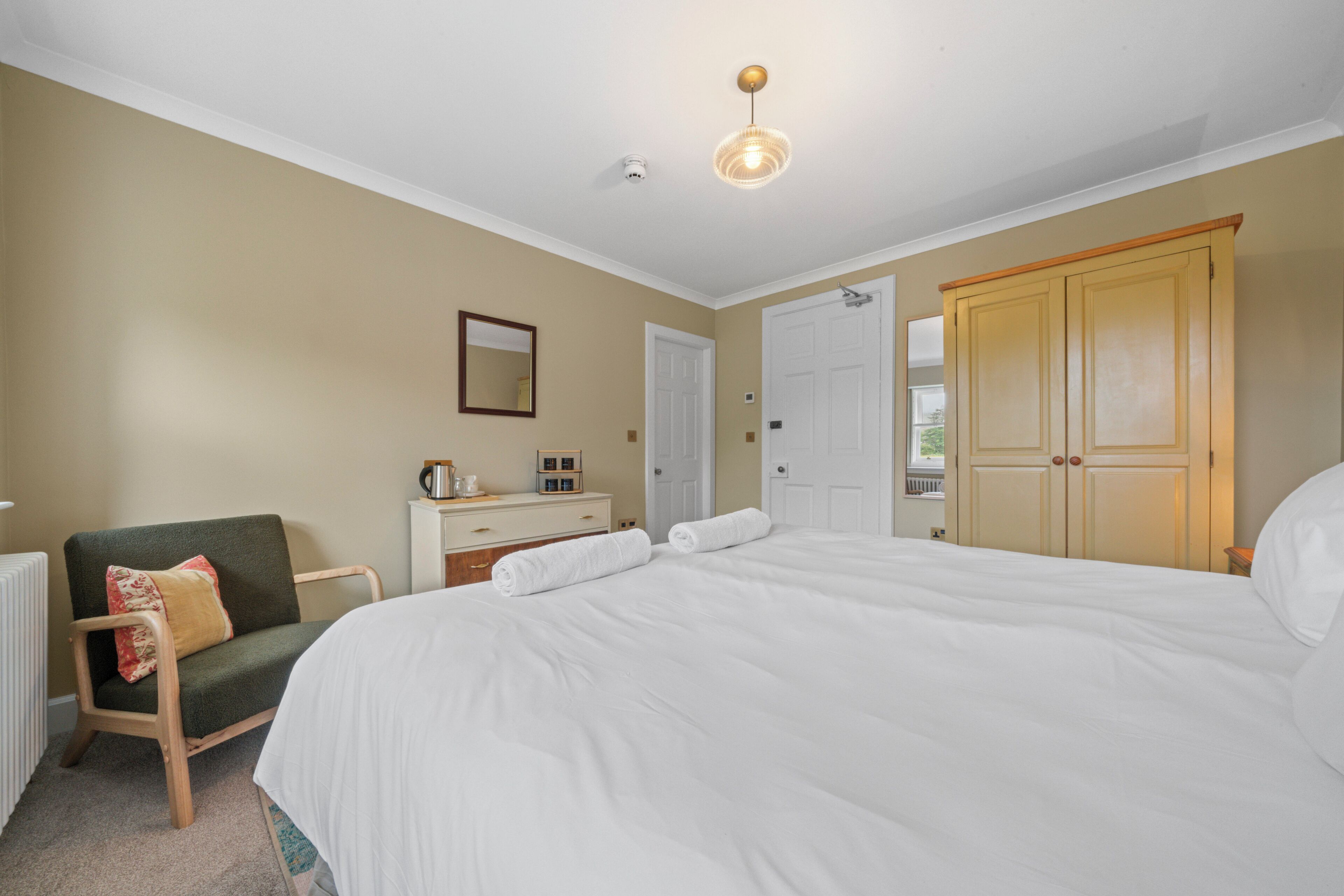 Kahden hengen huone (yksi tai kaksi sänkyä), näköala puutarhaan (Jura)