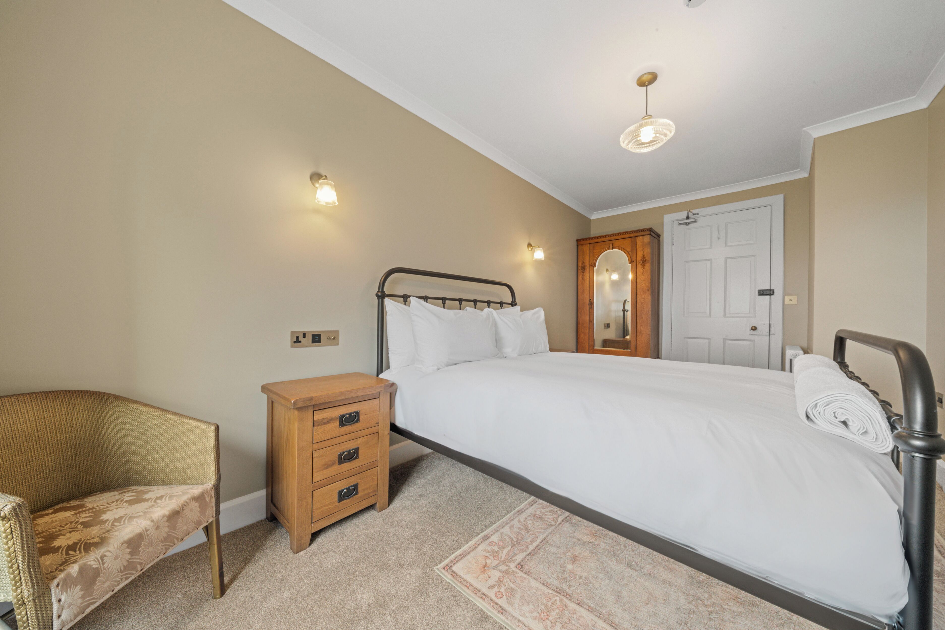 Quarto casal, vista para o lago (Skye)