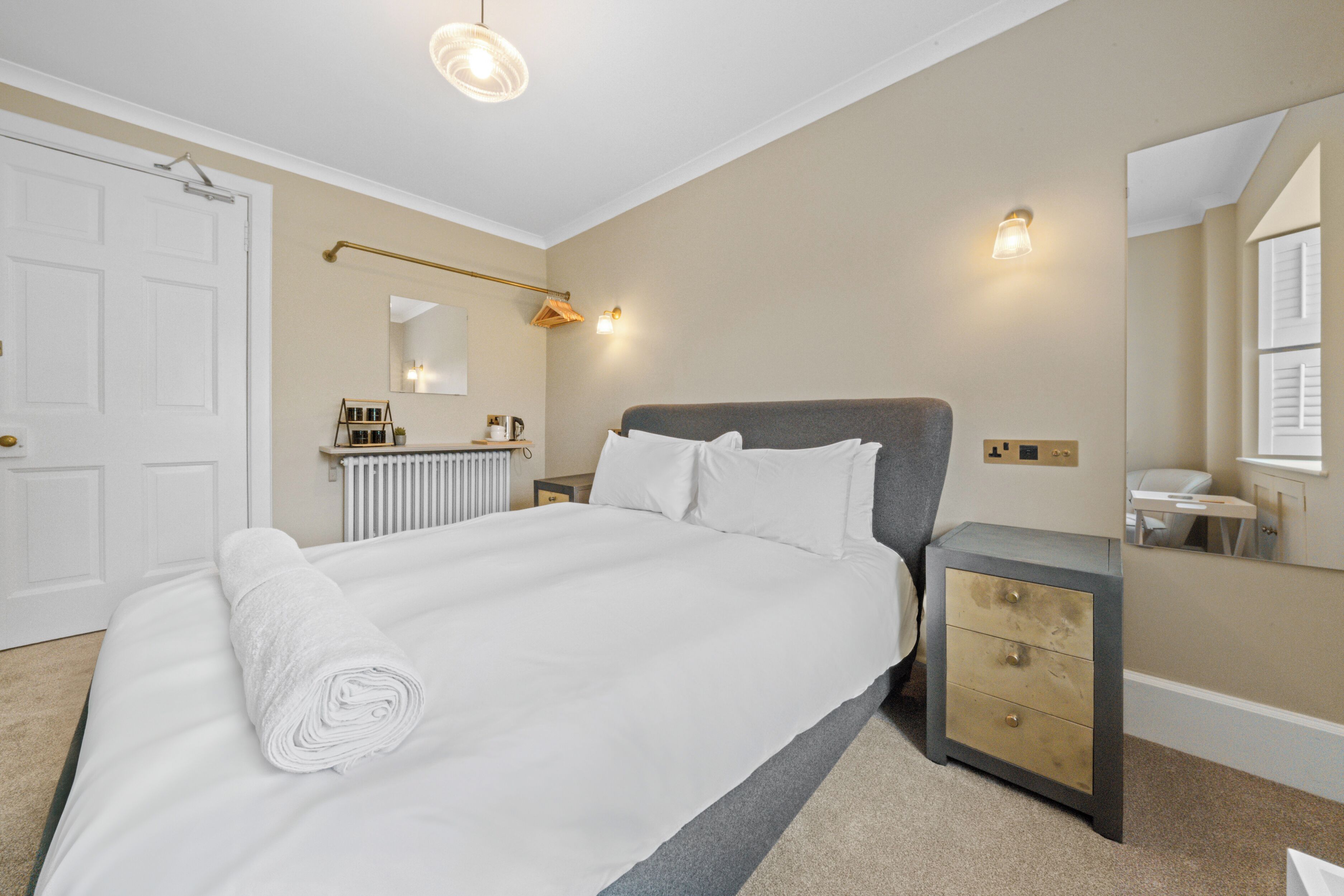 Quarto casal, vista para a colina (Iona)