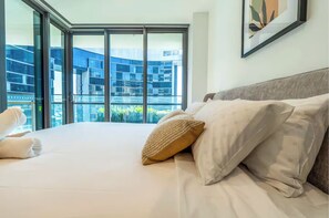 Strykjärn/strykbräda, wi-fi och sängkläder