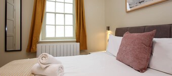 St John’s Hill - 2 Bedroom Apartment