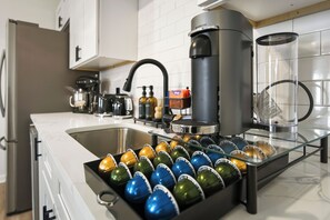 House, 3 Bedrooms | Interior - Modern Newly Renovated 3-bedroom in Historic West End (Atlanta)