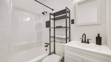 House, 3 Bedrooms | Bathroom