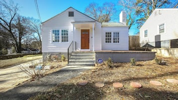 House, 3 Bedrooms | Exterior