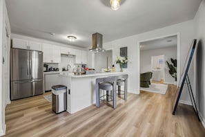 House, 3 Bedrooms | Interior - Charming West End House-comfort and Convenience in Atlanta (Atlanta)