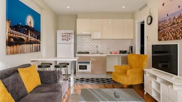 豪華公寓, 2 間臥室, 城市景觀 | 書桌、筆電工作空間、免費無線上網