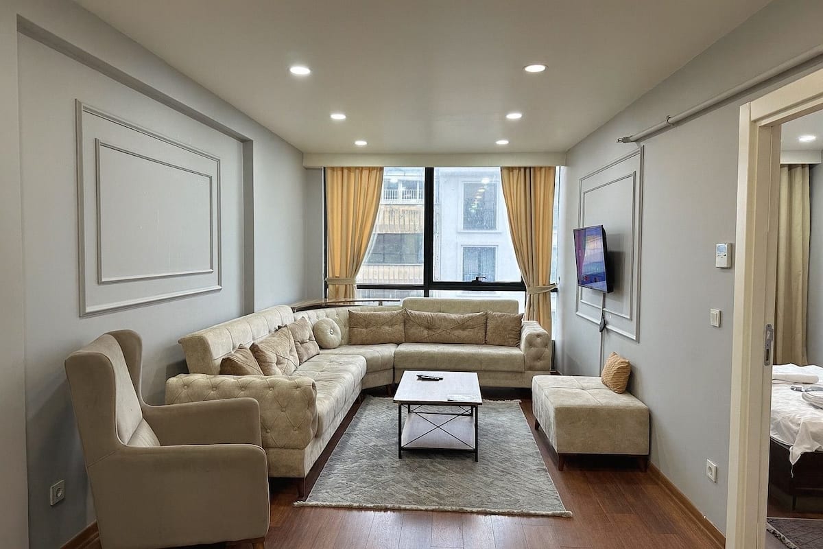 Deluxe-Apartment, 1 Schlafzimmer, Meerblick | Schreibtisch, laptopgeeigneter Arbeitsplatz, kostenloses WLAN