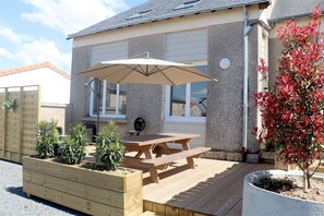 Outdoor dining - Le Logis de Laura (8 people) (Lys-Haut-Layon)